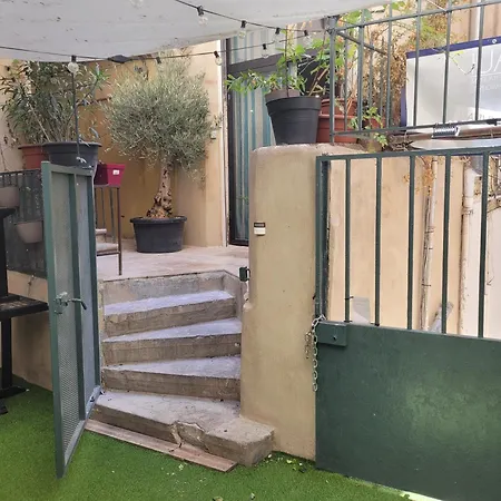 L'Atypique Des Arenes Apartamento Nîmes Exterior foto